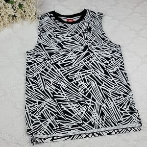 NIKE Tank Top Women's Black and White Front Logo [SIZE SMALL]‎